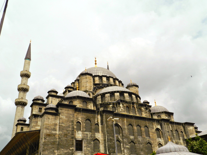 Yeni Camii a Mesquita Nova de Istambul lado histórico