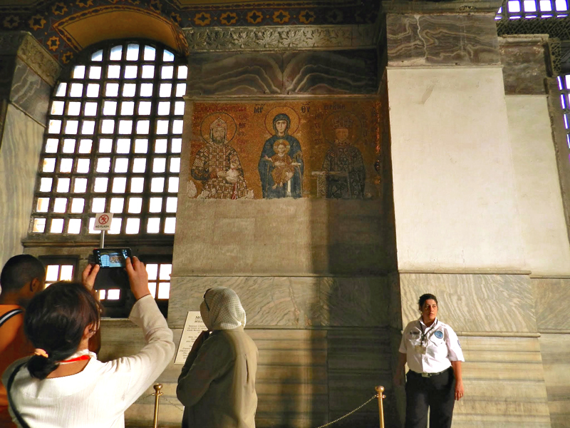 Mosaicos bizantinos na Hagia Sophia Museum ou Santa Sofia em istambul