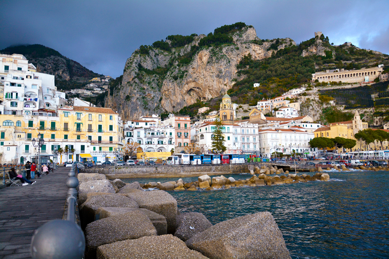 Amalfi no inverno na Costiera Amalfitana na Italia