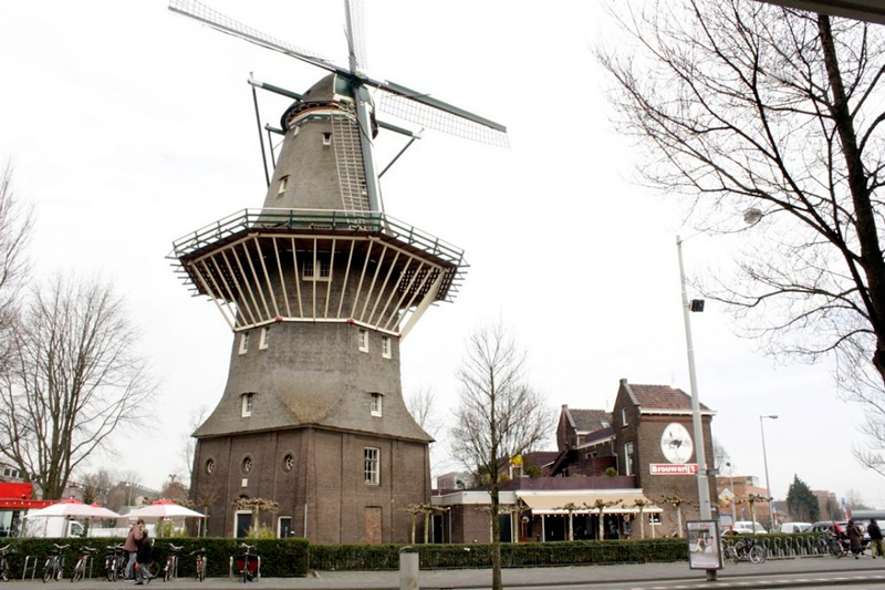 moinho de vento De Gooyer em Amsterdã na Holanda