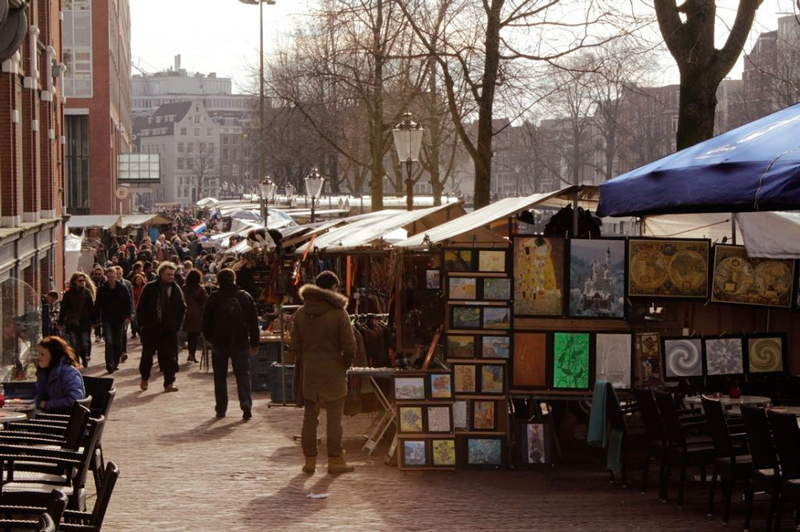 Feira no Nieuwmarkt em Amsterdam na Holanda