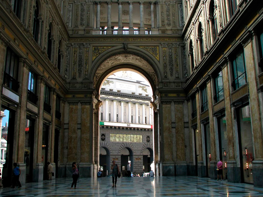 Galleria Umberto I, Naçpoli, Italia