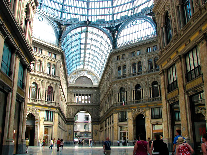 Galleria Umberto I, Naçpoli, Italia