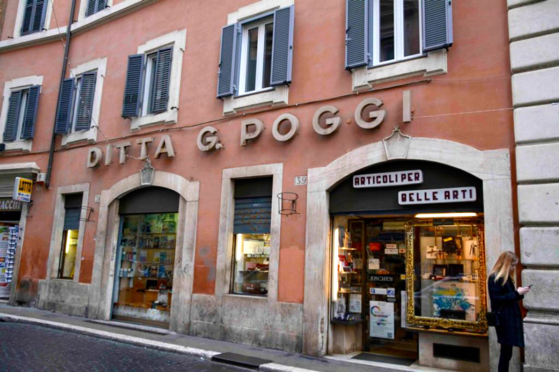 Ditta G. Poggi é uma loja para artistas em Roma