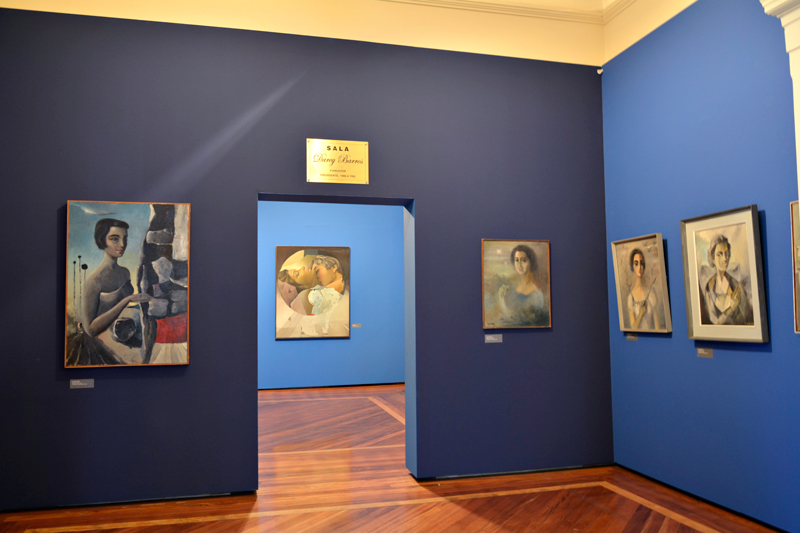 dentro da Pinacoteca Benedito Calixto em Santos