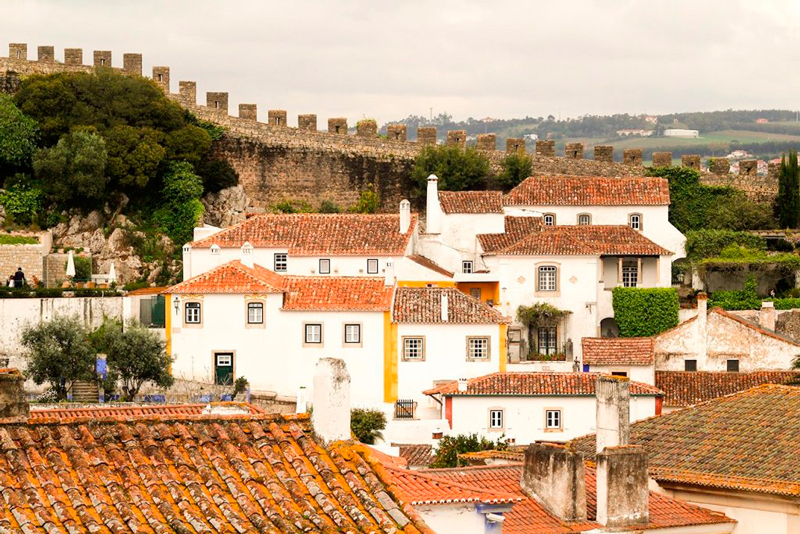 A vila medieval de Obidos em Portugal