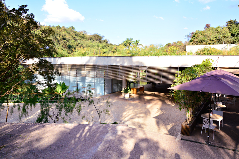 Centro de Educação e Cultura Burle Marx da rota rosa do instituto inhotim em brumadinho minas gerais brasil e museu de arte contemporânea e jardim botânico