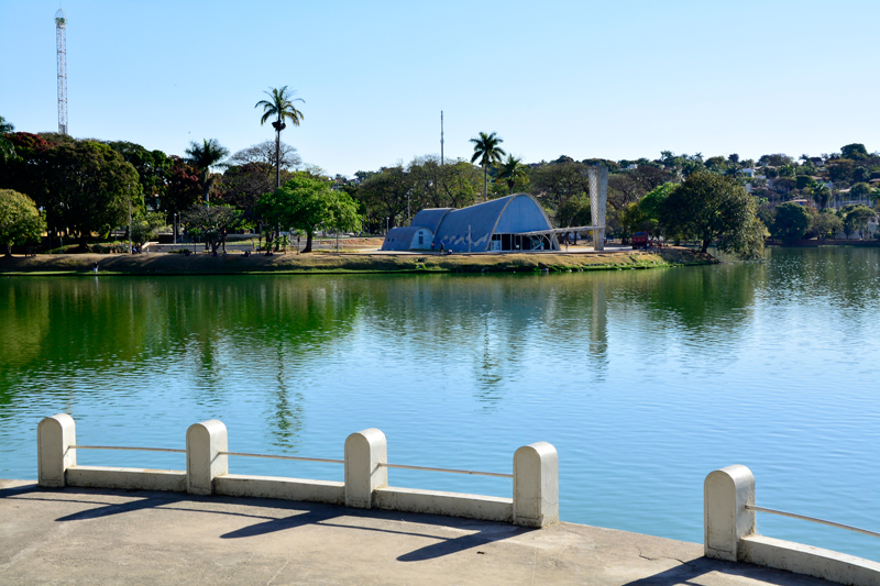 Capela Curial de São Francisco de Assis na Lagoa da Pampulha em Belo Horizonte, Minas Gerais