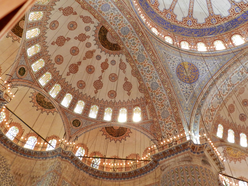 interior da mesquita azul em istambul na Turquia