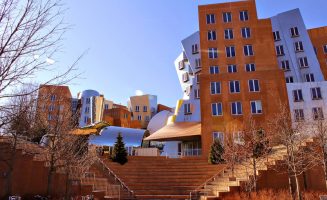 prédio de Frank Gehry para o MIT Boston